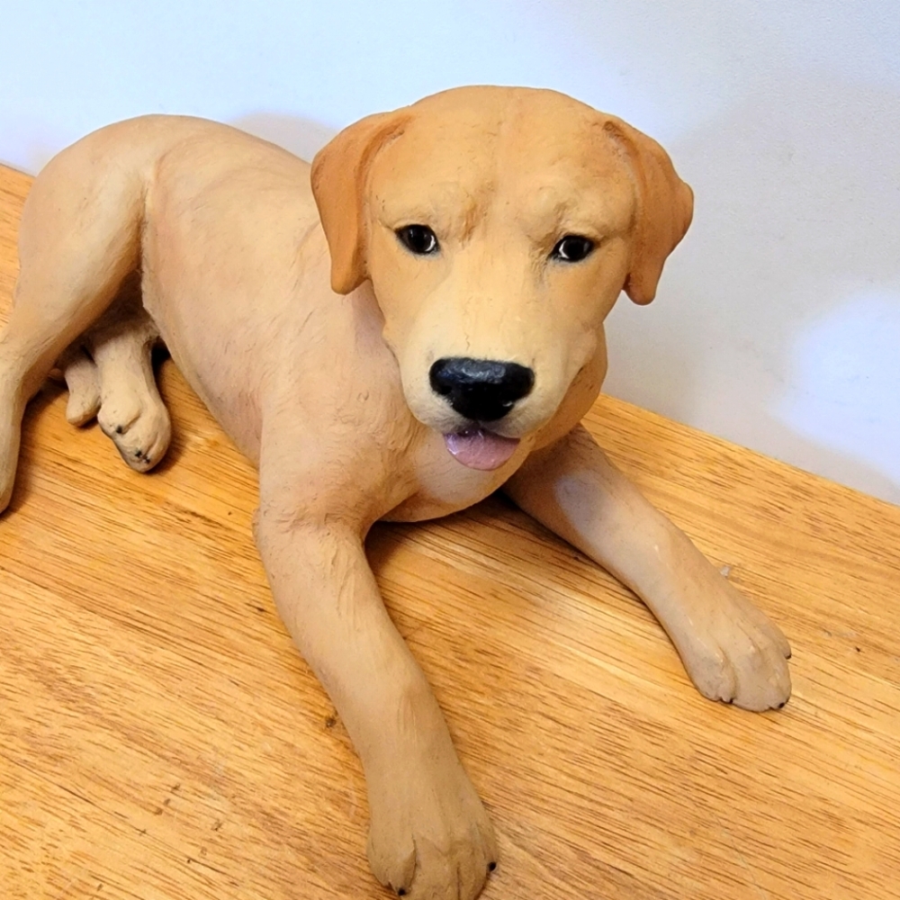 North Light Labrador Sculpted Made in England 1988